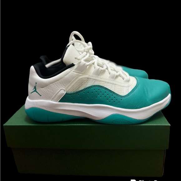 Air Jordan 11 CMFT Low Sneaker (Women) - Picture 3 of 10